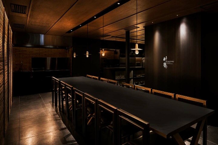 期間限定でオープンする完全予約制バー「The TAKETSURU experience（ザ タケツル エクスペリエンス）」の内観