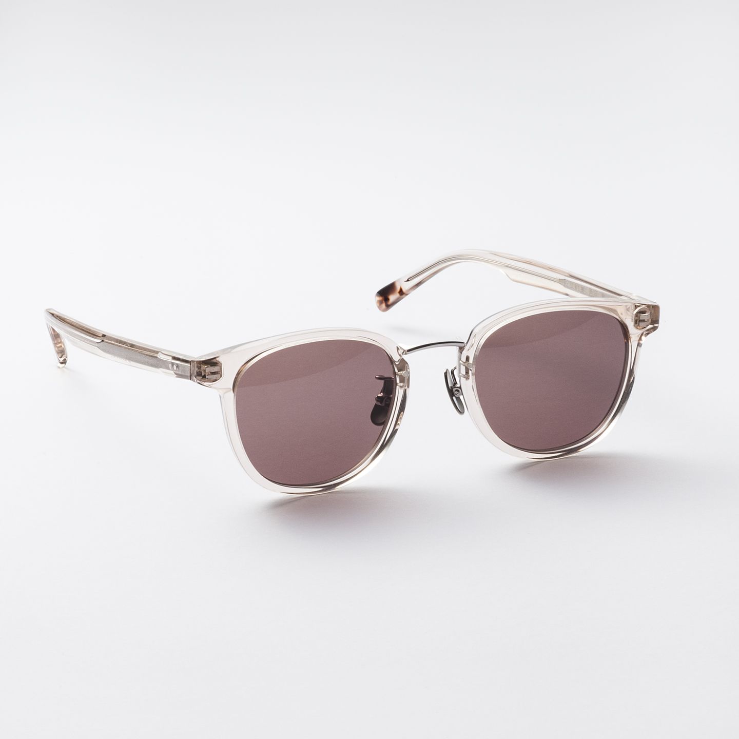 サングラス¥33,000(BEAMS ONLINE SHOP〈ブラン〉)