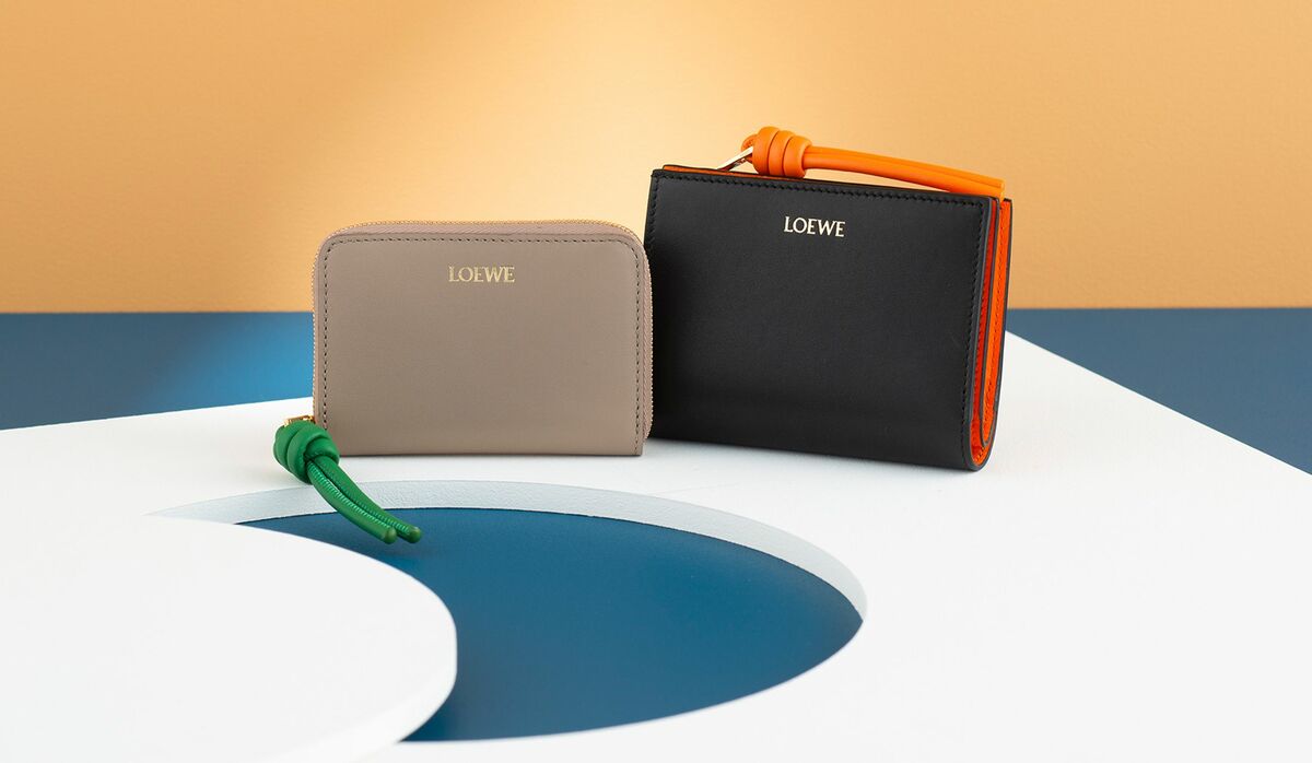2025年に向けて新調したい！「ロエベ」の新作財布｜人気コレクション