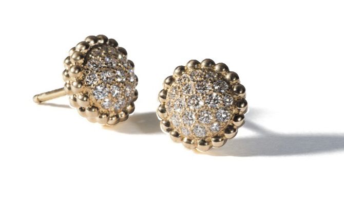 ヴァンクリーフ&アーペルのピアス[YG×ダイヤモンド]¥1,325,000(ヴァンクリーフ&アーペルルデスク)