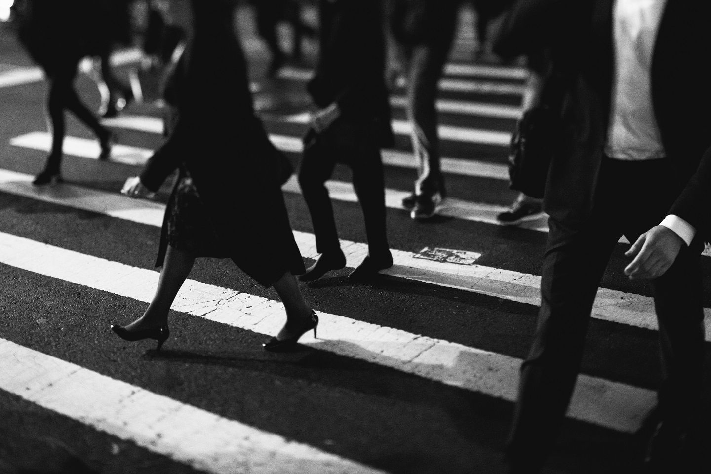 数人で横並び歩行