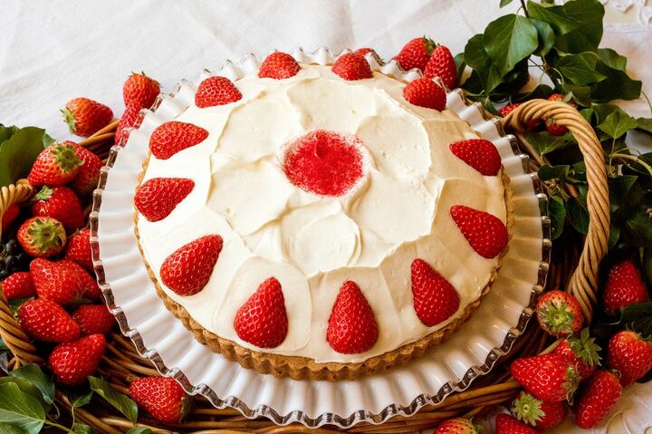 層になっている素材それぞれの味わいが引き立つオリジナルティラミス。1ピース￥724／ホール[25cm]￥8,208（ともに税込）