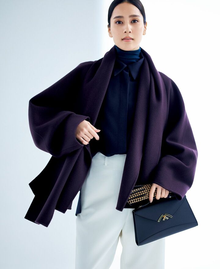 「イウエン マトフ」のコートコーデ