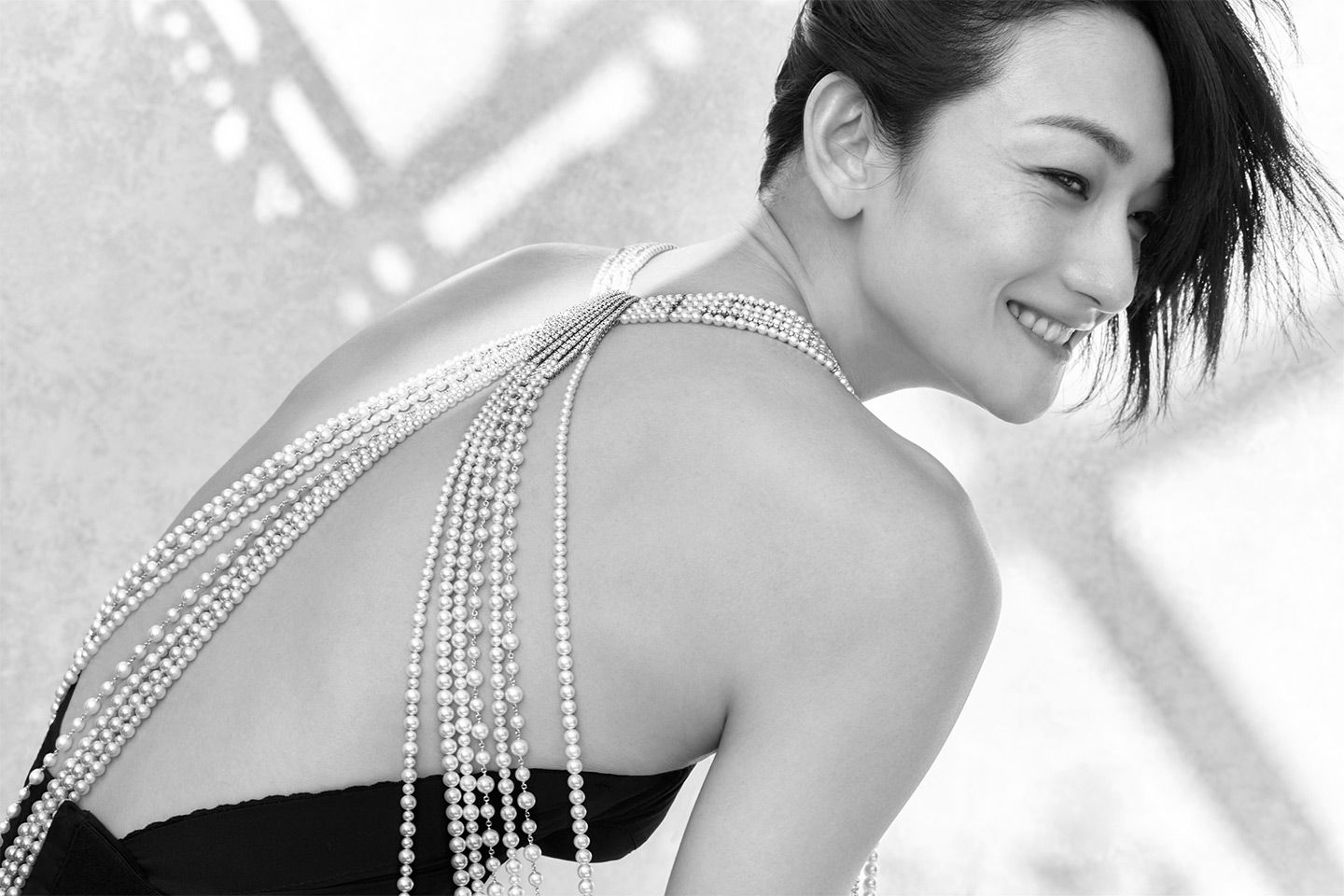 ミキモトの「My Pearls, My Style」より、冨永愛さんの撮り下ろしビジュアル