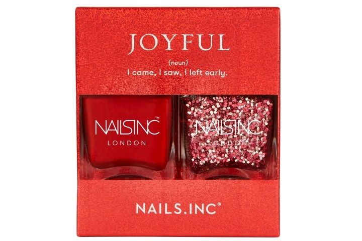 1年の締めくくりに、ちょっとド派手なネイルもありです！