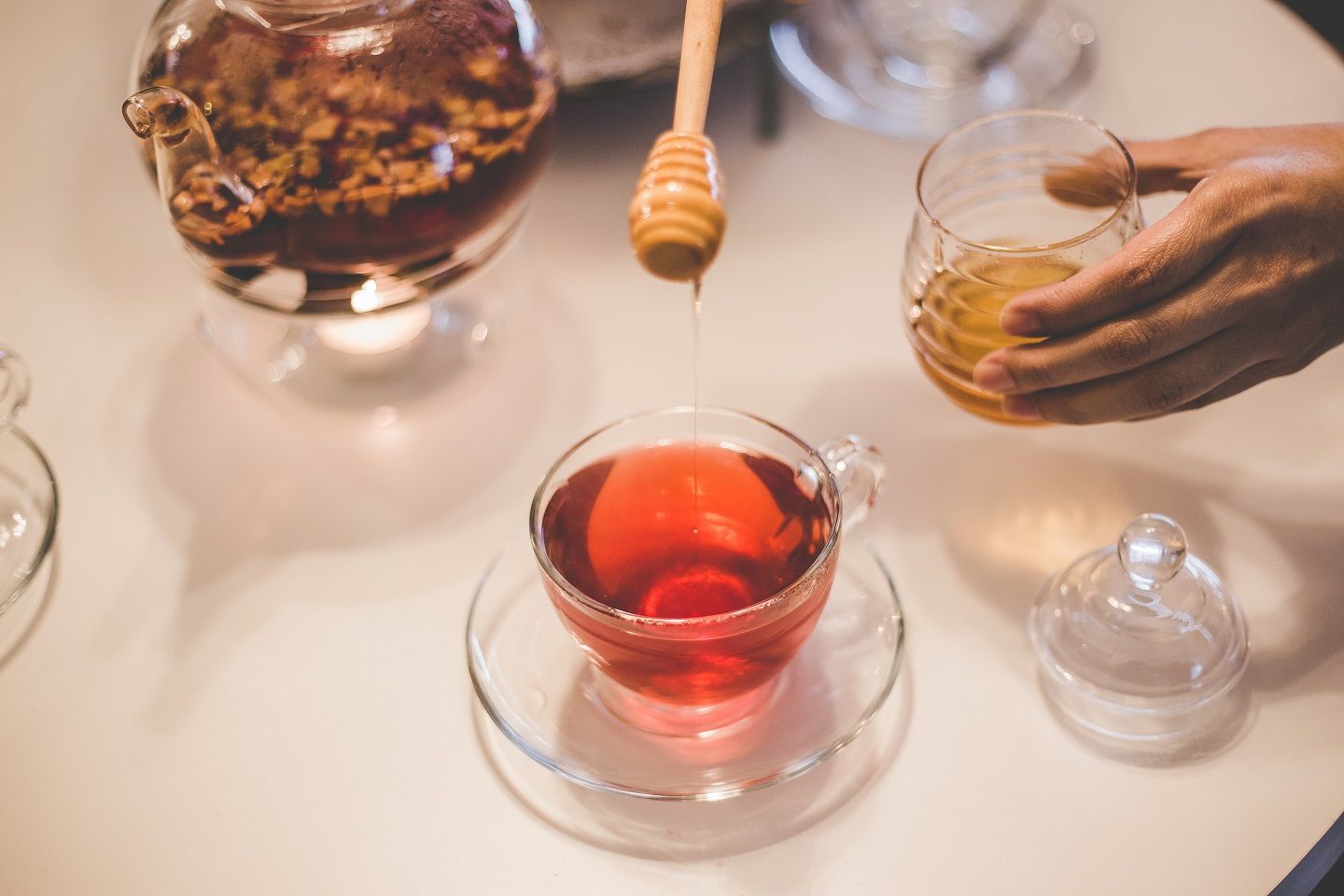 なるべく冷ましてからコーヒーや紅茶に入れよう