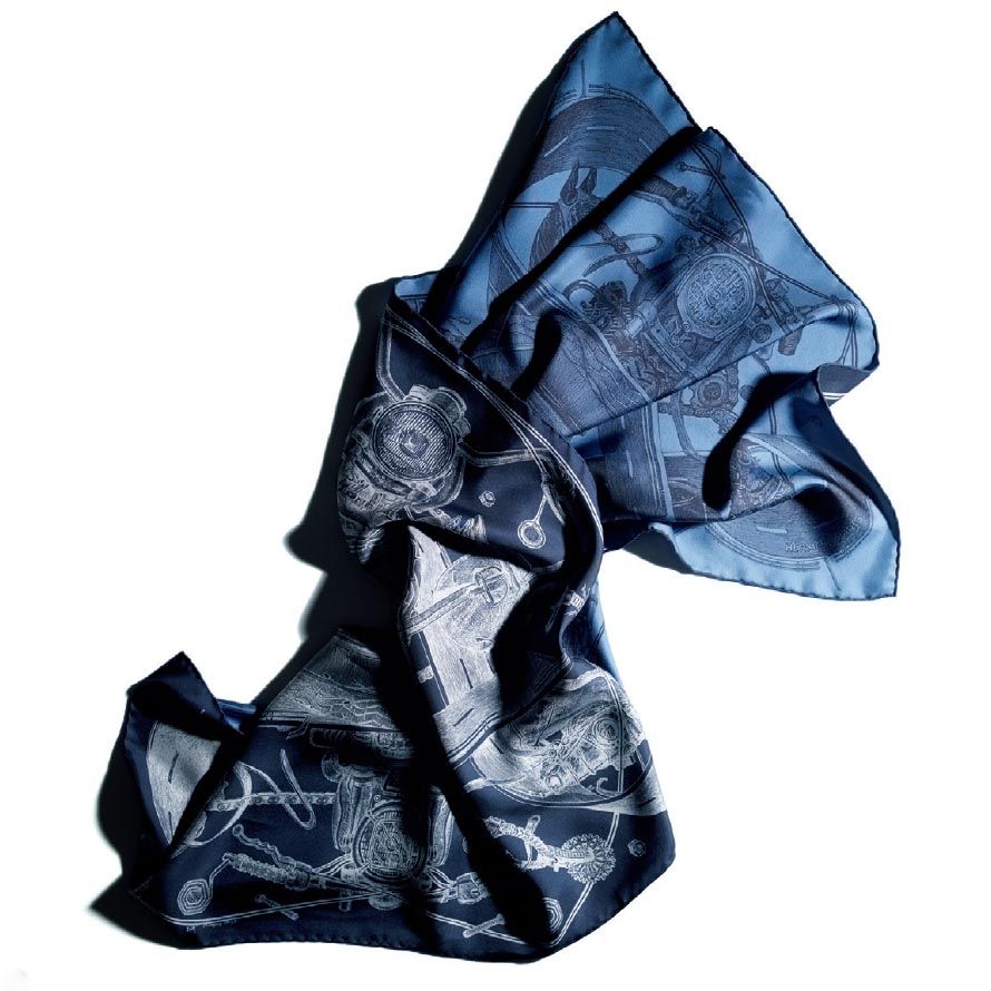 名品DATA ¥69,000(エルメスジャポン) ●素材:シルク100% ●サイズ:90×90cm ●色展開:全4色