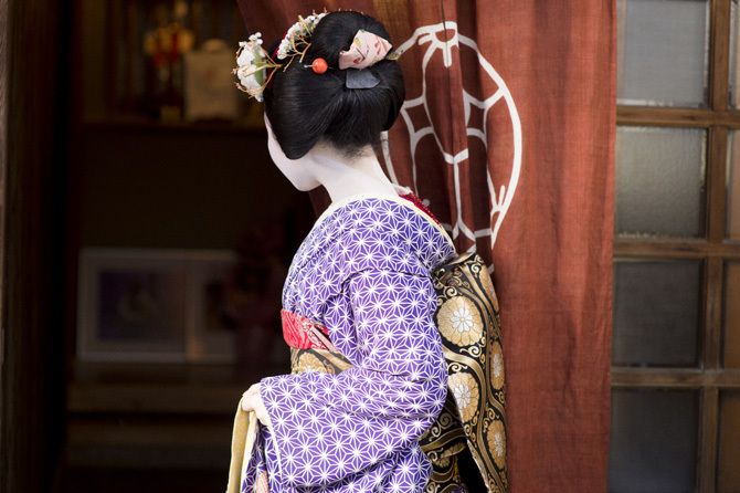 祗園東の置屋「富菊」所属の舞妓・富津愈さん