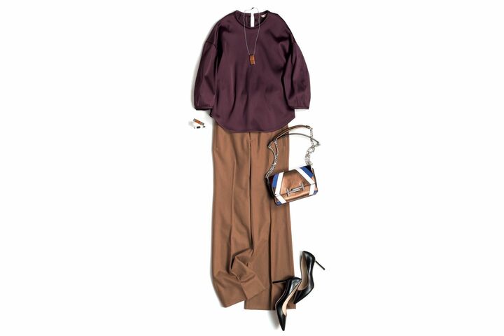 ブラウス・スカート（TOMORROWLAND〈BACCA〉）、パンツ（エストネーション〈マディソンブルー〉）、ネックレス・バングル［上］［下］（バイ マレーネ ビルガー青山店〈バイ マレーネ ビルガー〉）、バッグ（トッズ・ジャパン〈トッズ〉）、靴（JIMMY CHOO）　撮影／佐藤 彩 BY ：『Precious11月号』小学館、2016年 