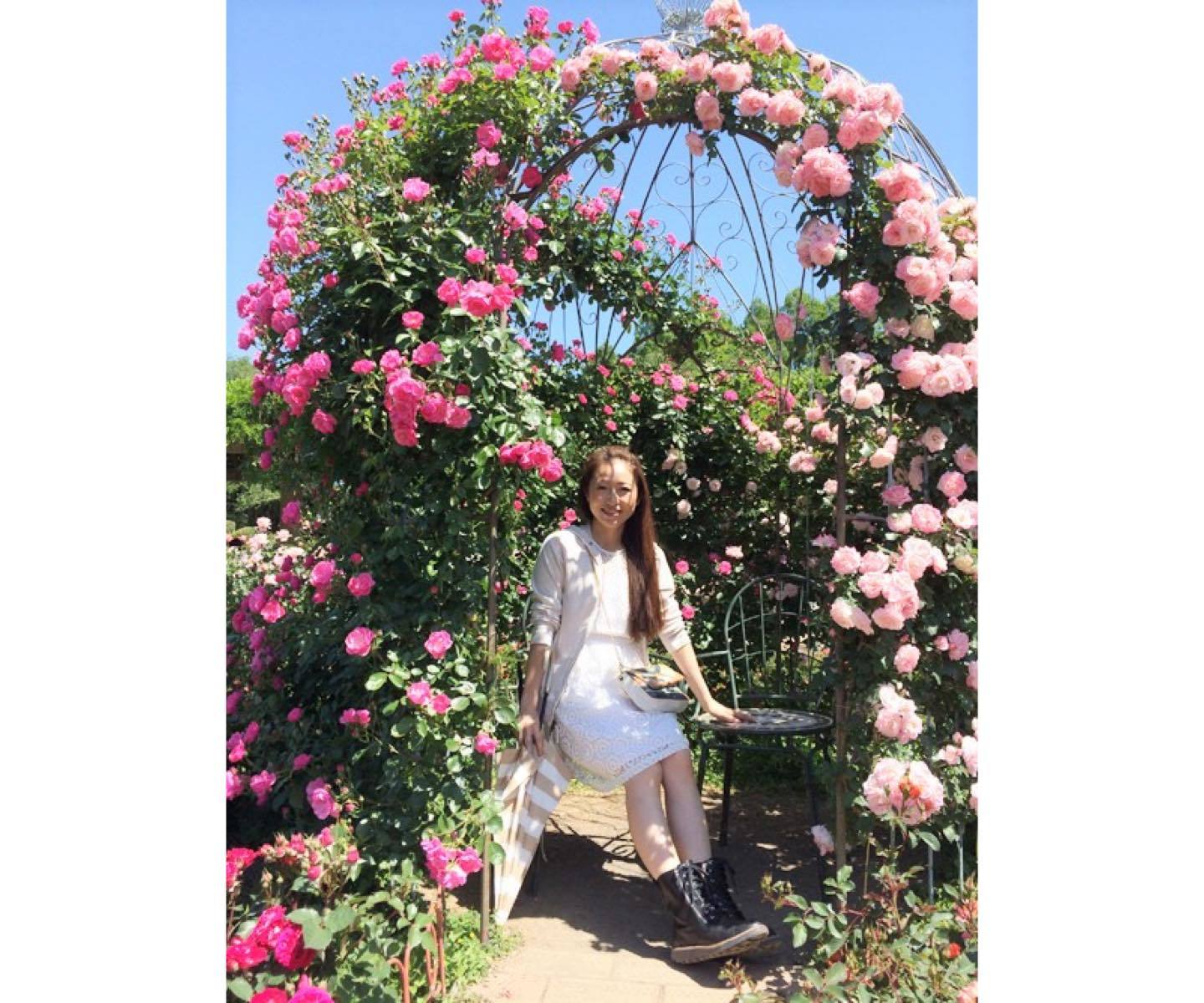 毎年バラの季節に訪れていた神代植物公園。毎回必ずこのバラの家の中に入るのが楽しみでした