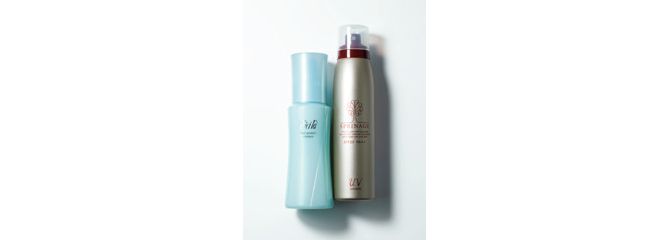 【Hair】左から/洗い流さないトリートメント。ディシラヘアプロテクト エッセンス 150ml ¥4,200、スプレータイプ。アリミノ スプリナージュ UVシャワーSPF23・PA++ 150ml ¥2,200