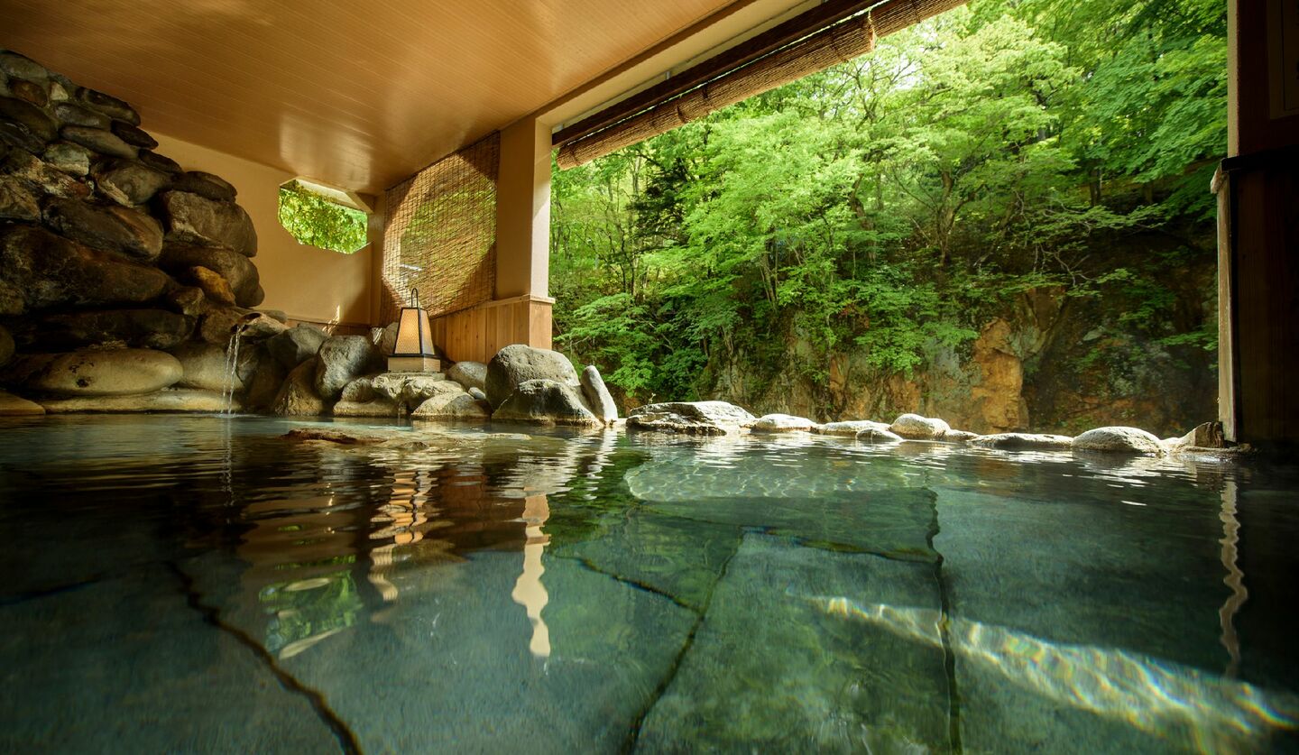塩原温泉郷「割烹旅館 湯の花荘」の露天風呂・紅葉の湯のイメージ
