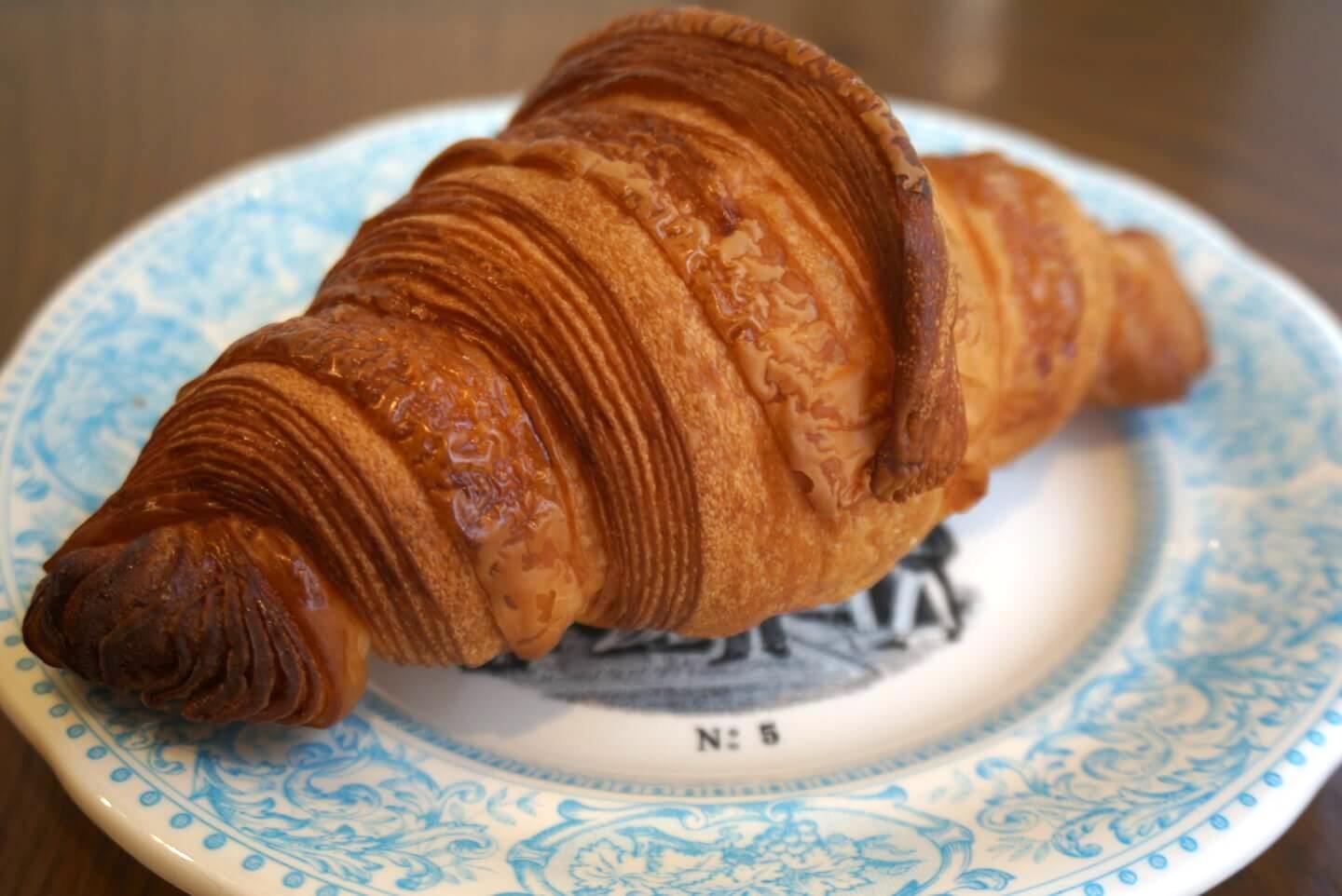 層が美しい「クロワッサン・フランセ」¥519(税込)