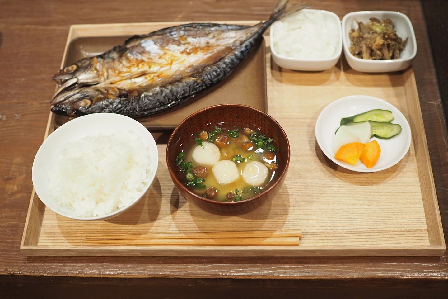 昼食(11時~15時)の焼き魚セット¥850