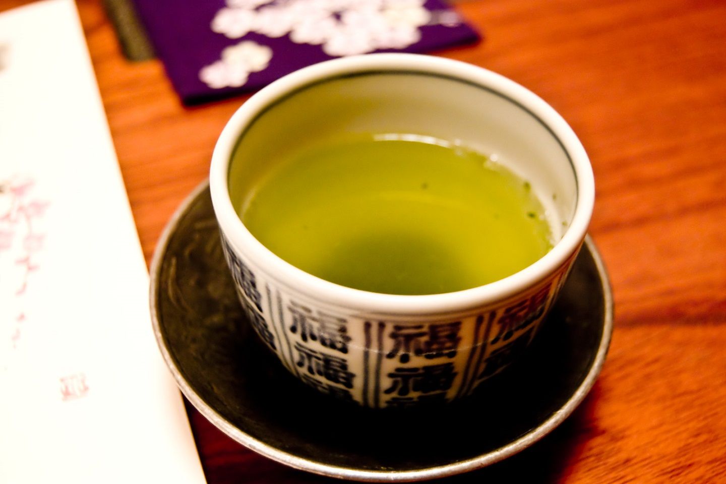 ■8:「温かいお茶」と一緒に食べる