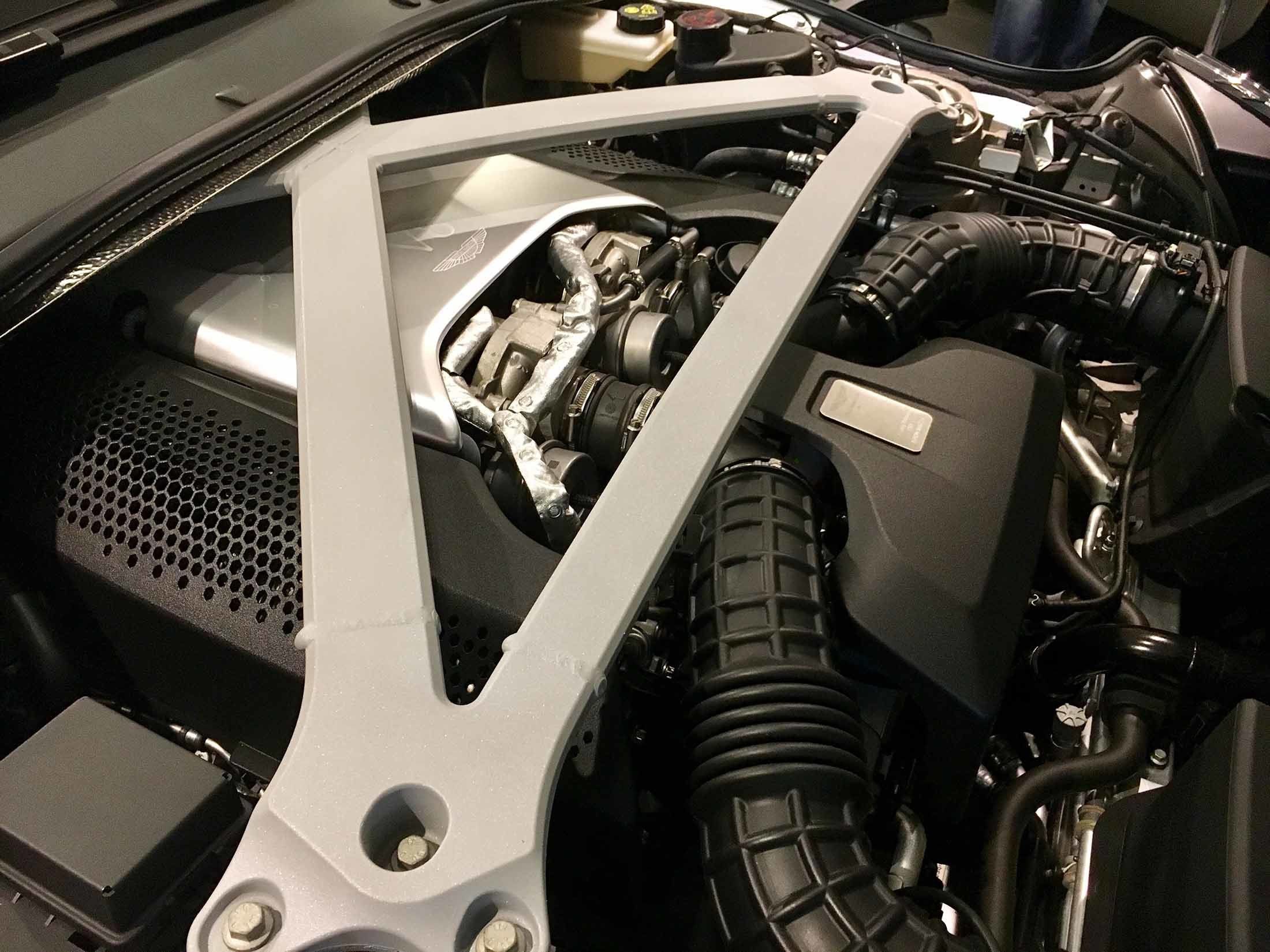 「DB11」にメルセデスAMGのパワーユニットを注入!