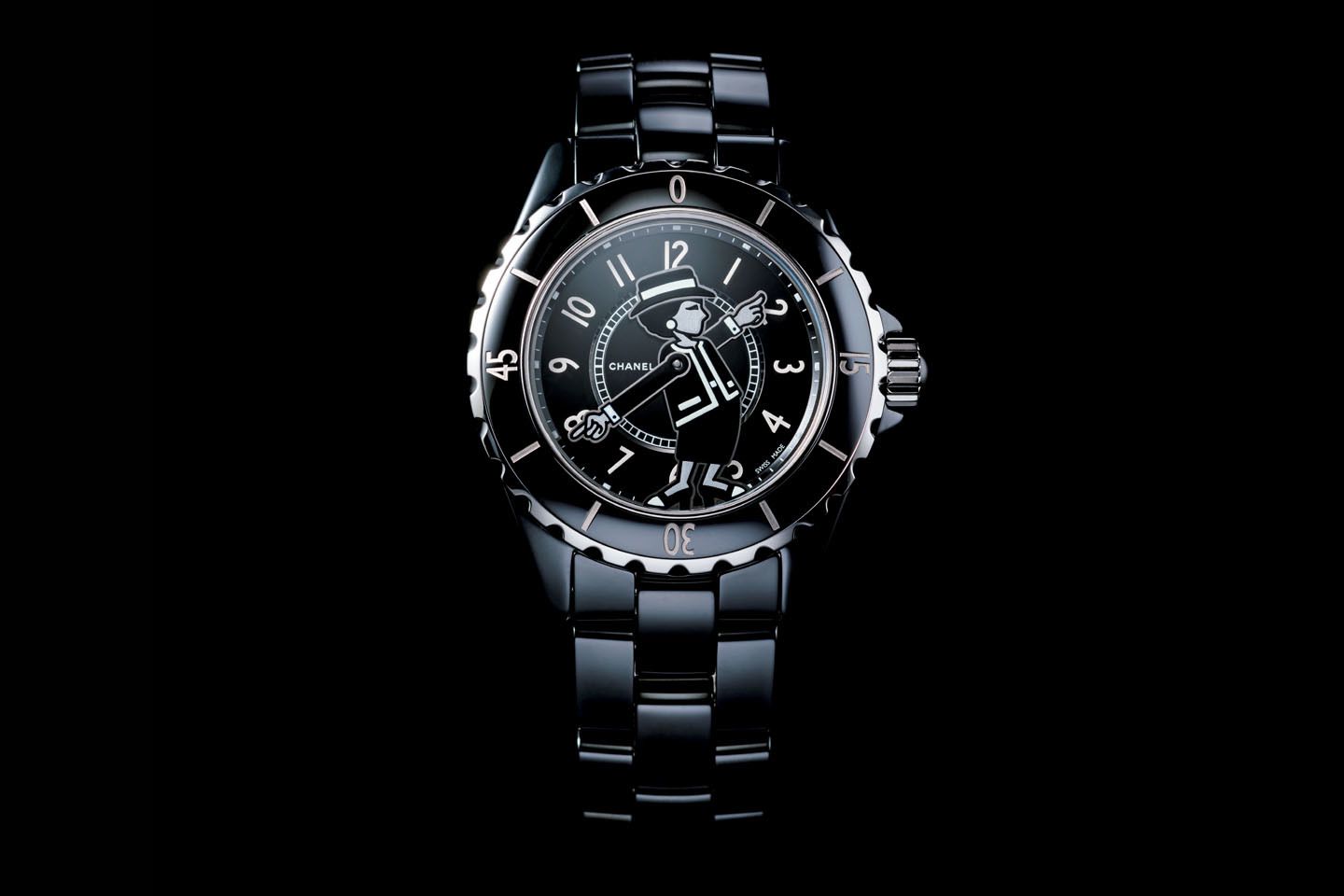 『マドモアゼル J12』¥797,500(シャネル) ケース:ハイテク セラミック、ケース径:38mm、ブレスレット:ハイテク セラミック、ムーブメント:自動巻き ※世界限定555本