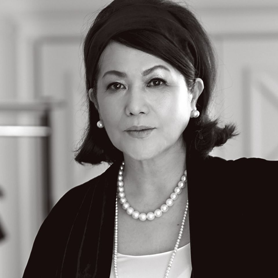 スタイリスト・押田比呂美さんが指南!「華やかなコートの着こなし」をさらに盛り上げるインパクト小物術5選 | Precious.jp(プレシャス)
