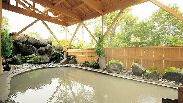 「月美の宿 紅葉音」の露天風呂