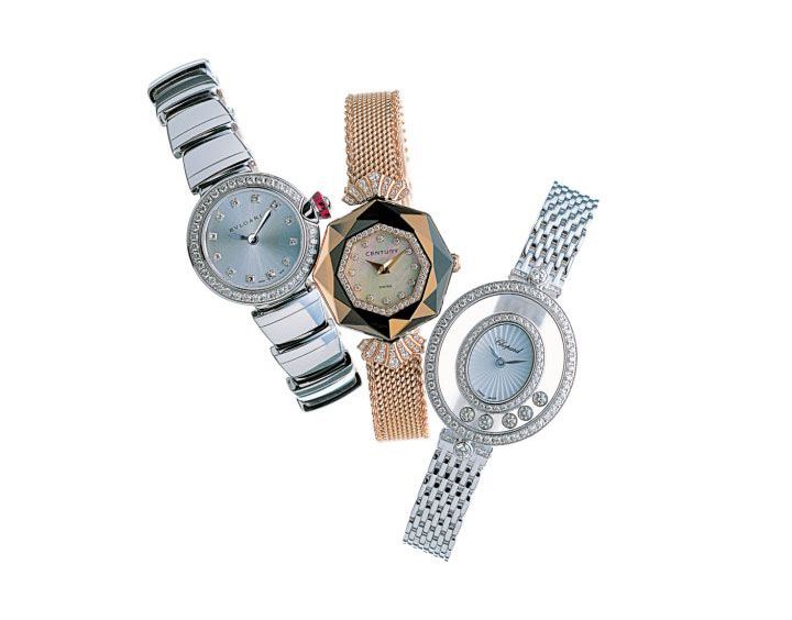 時計『ルチェア』［ホワイトゴールド×ダイヤモンド、ケース径23㎜、クオーツ］￥3,260,000（ブルガリ ジャパン）、時計『カプリス』［ローズゴールド×ダイヤモンド、ケース径24.7㎜、クオーツ］￥2,380,000（センチュリー銀座ブティック）、時計『ハッピーダイヤモンド』［ホワイトゴールド×ダイヤモンド、ケース縦28.8×横25.8㎜、クオーツ］￥3,888,000（ショパール ジャパン プレス）　[Precious2018年5月号134ページ] 　