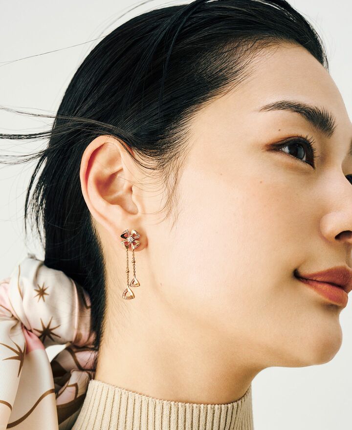 ピアス_4,スカーフ_1,ニット_1