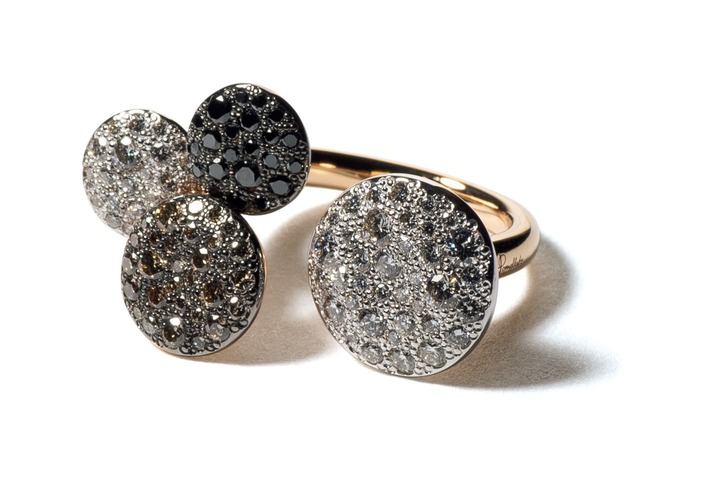 リング『サッビア』［RG×ダイヤモンド×ブラウンダイヤモンド×ブラックダイヤモンド］￥1,010,000（ポメラートブティック  銀座店）