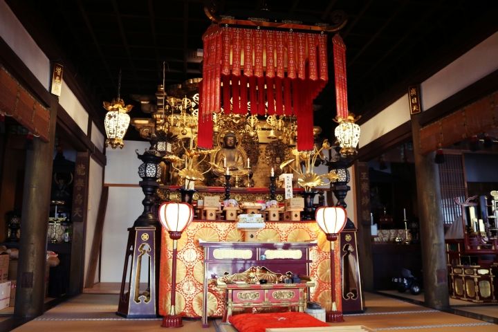 心の拠り所として、人が集まる場として。お寺が本来持っている機能を、再デザインする動きに注目が集まっています。