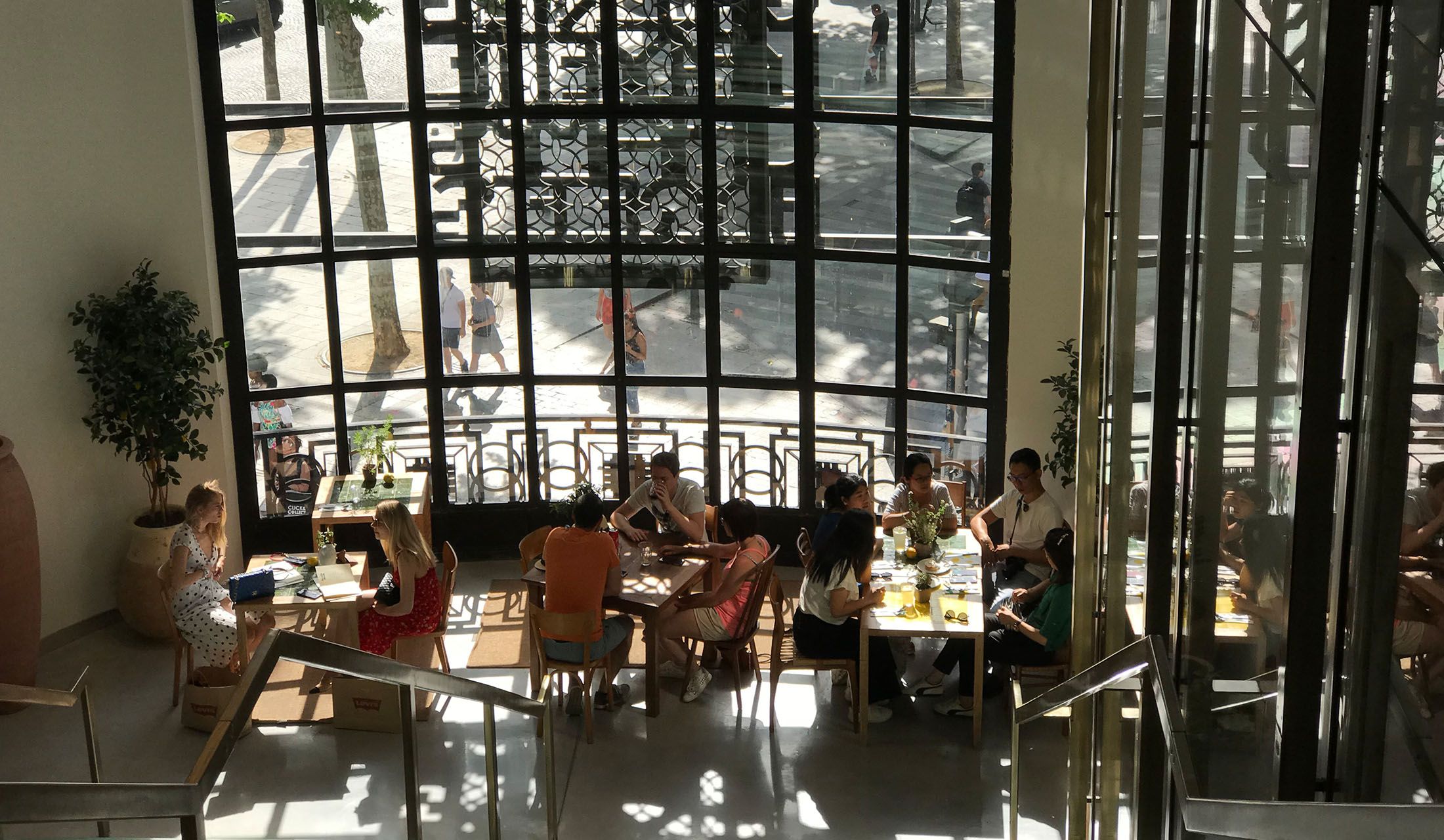 百貨店ギャラリー・ラファイエットにある「カフェ シトロン」