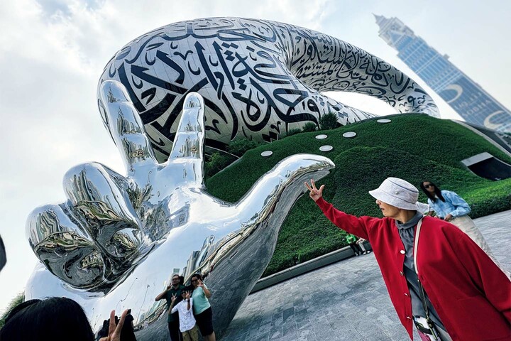 俳優の鈴木保奈美さんが撮影したドバイ旅行の写真