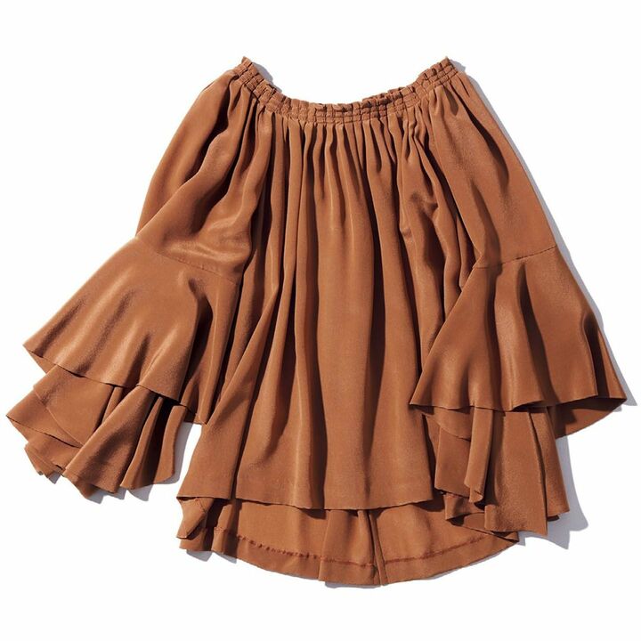 ブラウス￥73,000（J&M デヴィッドソン 青山店〈J＆M デヴィッドソン〉）　［Precious2019年5月号135ページ］