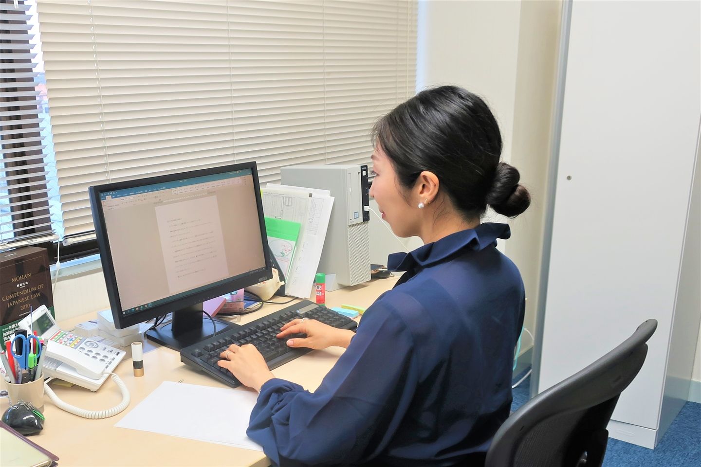 弁護士の業務で多いのはオフィスで書類を作成すること
