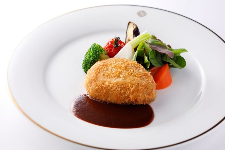 「和牛フィレ肉のカツレツ デミグラスソース」¥5,400