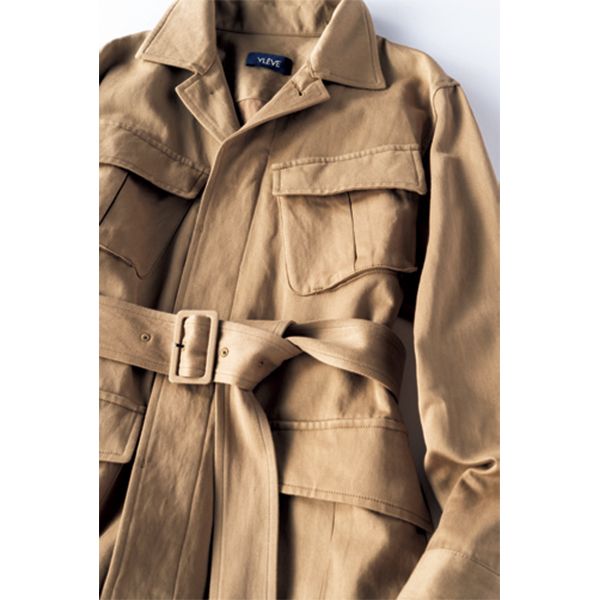 主役ベージュは…キャメルベージュのサファリジャケット。トレンドとして注目されるアイテムだけに「トリコロール配色」で自分らしく着こなしたいです。