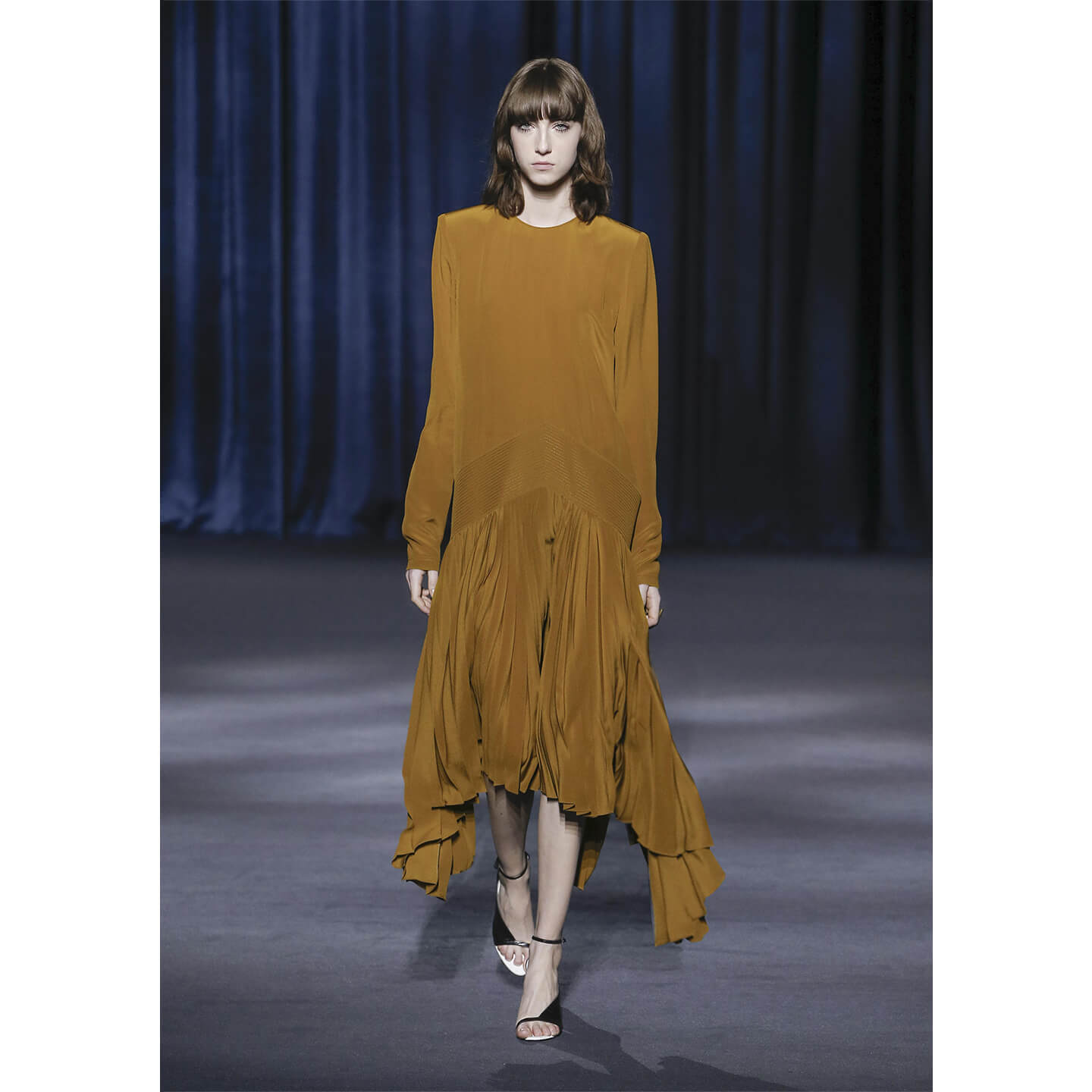 GIVENCHY(ジバンシィ)のルック画像