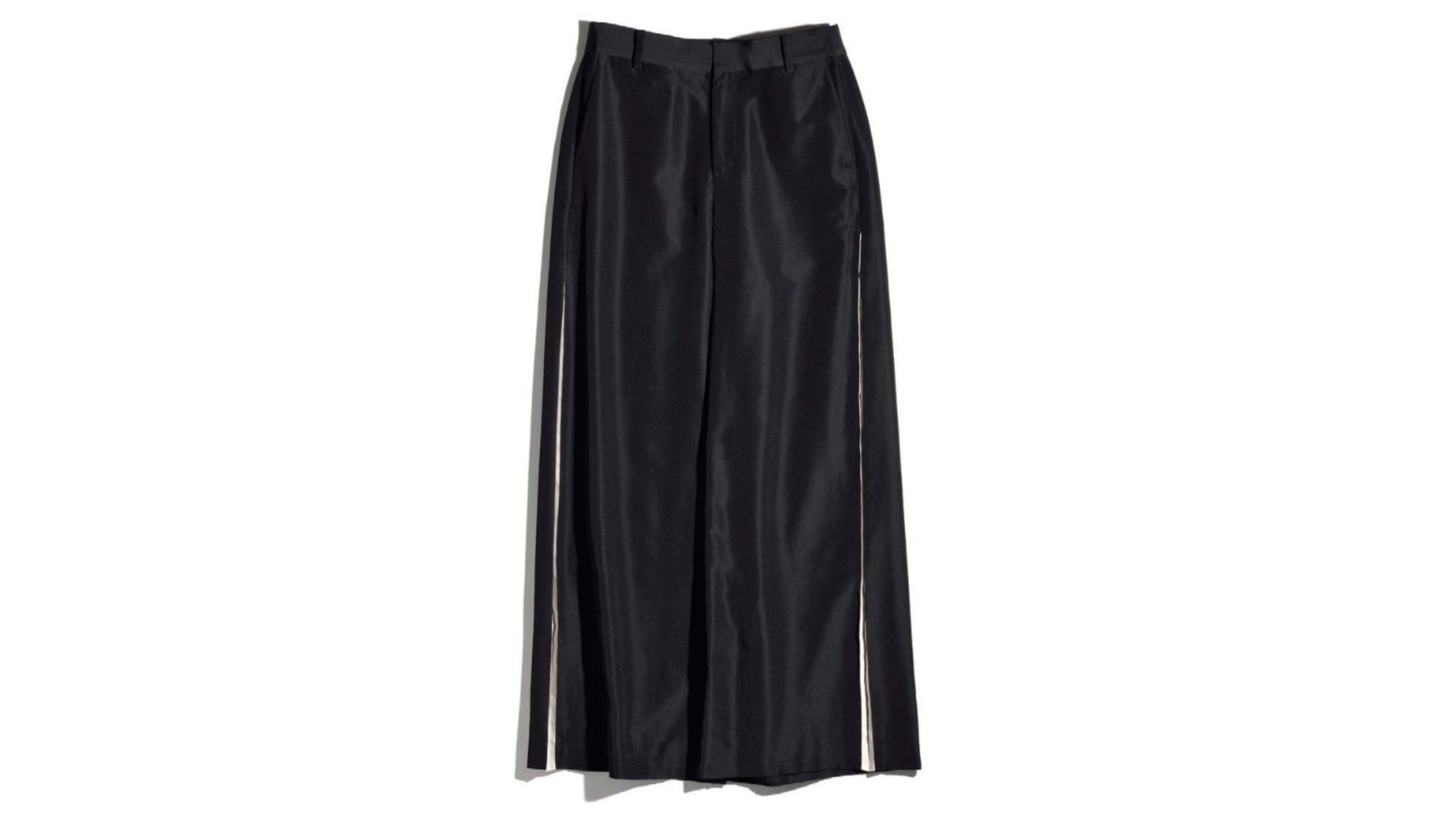 パンツ¥68,000(ストラスブルゴ〈ザ ハイアリン〉)