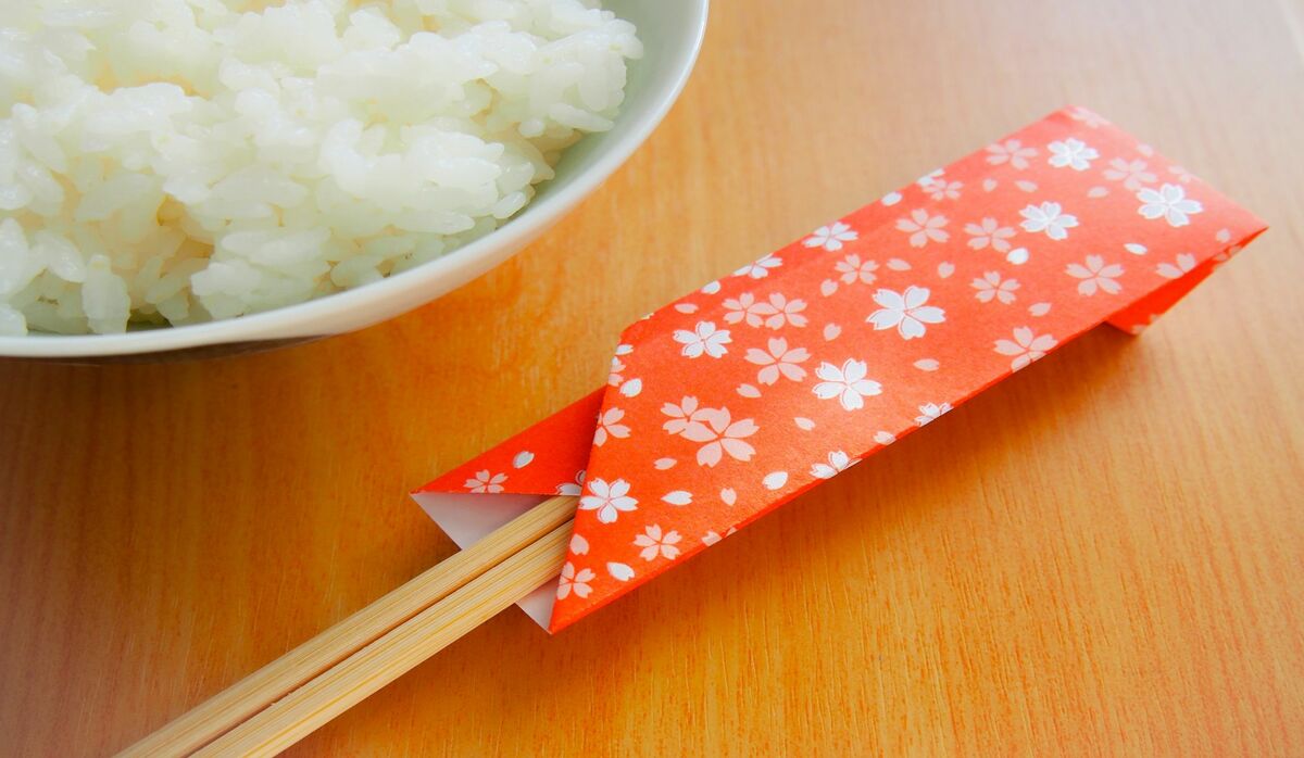 箸袋・おしぼり袋・ストロー袋」の正しいマナー5選|箸置きの作り方