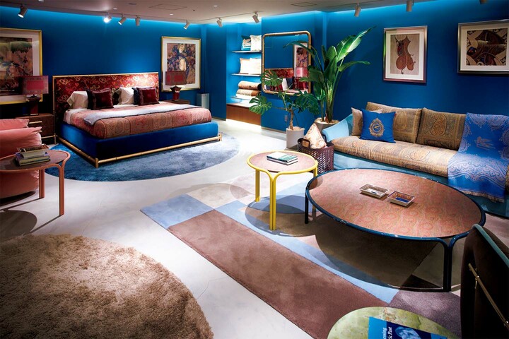 エトロ銀座本店の店内