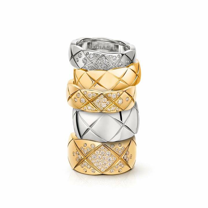 上から／リング「ココ クラッシュ」￥495,000[WG×D]、リング「ココ クラッシュ」￥250,000[YG]、リング「ココ クラッシュ」￥470,000[YG×D]、リング「ココ クラッシュ」￥355,000[WG]、リング「ココ クラッシュ」￥777,500[YG×D]（すべて税抜）