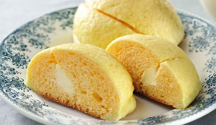 「本物のメロンを使った究極のメロンパン10個 」(パン工房ファリーナ)