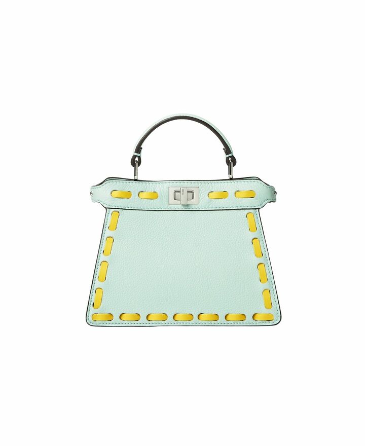 バッグ「ピーカブー アイシーユー プチ」￥651,200【サイズ：縦15.5×横20×マチ11cm、素材：レザー、色：●●●●】