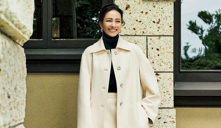 「ジル サンダー」のウエアを着用したモデルのRINAさん