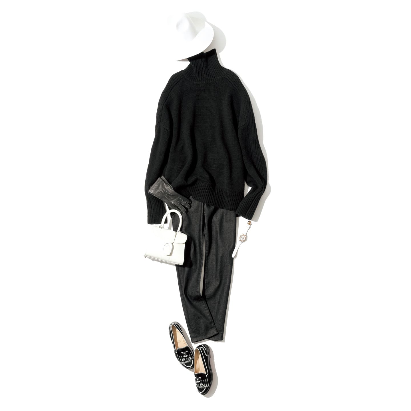 ニット¥44,000(ボウルズ〈ハイク〉)、パンツ¥19,000(ゲストリスト〈レッドカード〉)、ハット¥68,000(ドゥロワー 六本木店〈ロック アンド コー〉)、時計¥2,880,000(ヴァシュロン•コンスタンタン)、グローブ¥36,000(真下商事〈デンツ〉)、バッグ¥537,000(デルヴォー•ジャパン)、靴¥99,000(クリスチャン ルブタン ジャパン)