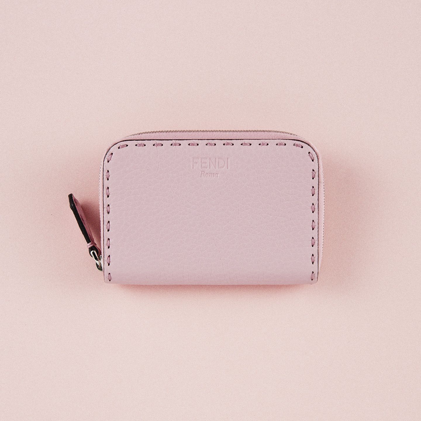財布「MINI ZIP AROUND WALLET(ミニ ジップアラウンド ウォレット)」(日本限定は、グリーン・ピンク・ベージュの3色)【縦8×横13×マチ2㎝】 ¥57,000(税抜)