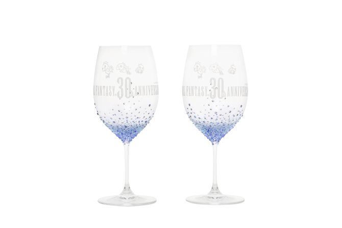 スワロフスキー社とコラボした「FINAL FANTASY 30th ANNIVERSARY オリジナル クリスタルペアグラス」