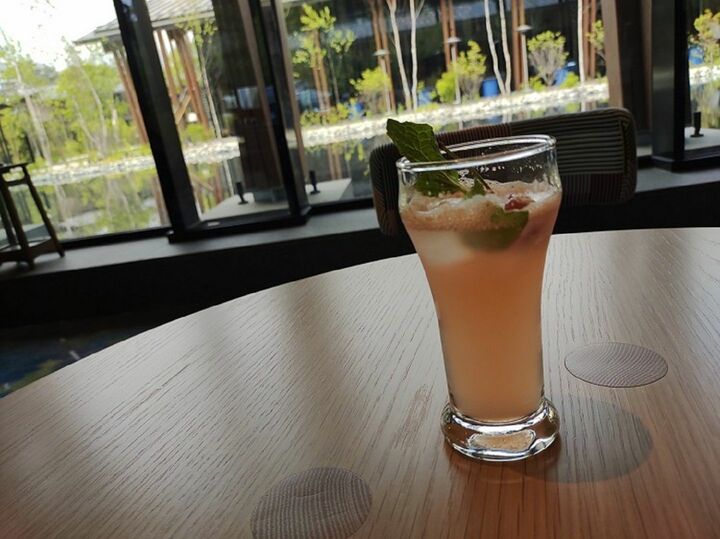 ウェルカムドリンクは、ホテルのシグネチャードリンクをアレンジ。