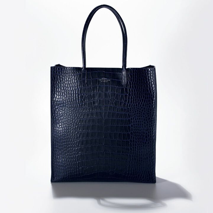 バッグ［縦39×横34.5×マチ9cm］￥110,000（ヴァルカナイズ・ロンドン〈スマイソン〉）