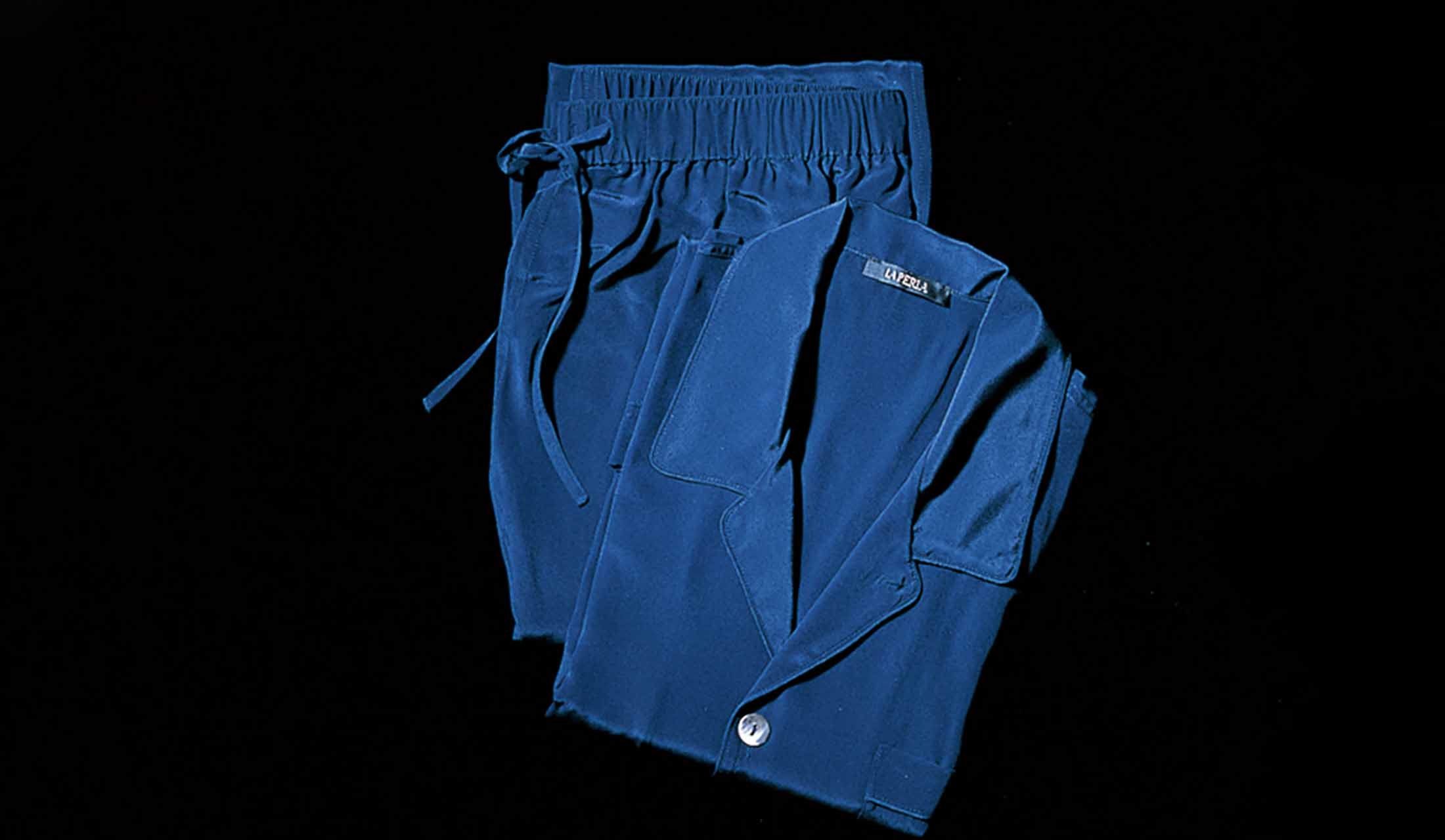 シャツ・¥63,600・パンツ¥17,400(ラペルラジャパン〈ラペルラ〉)