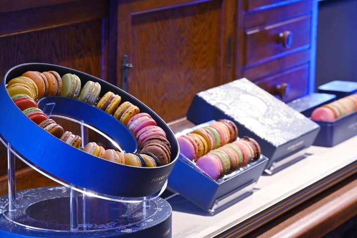 スイーツ_15,クリスマスケーキ_15,チョコレート_15,いちご_15,プレゼント_15