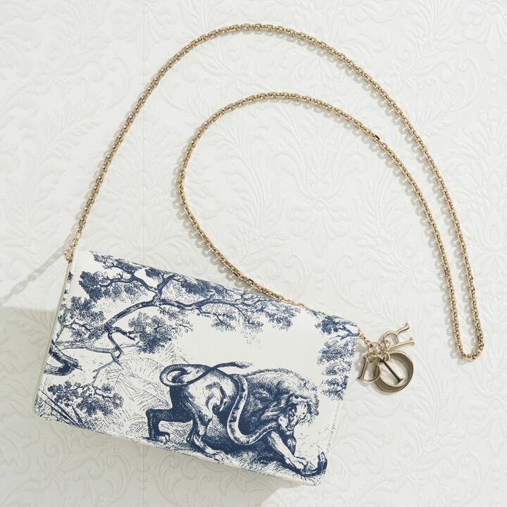 財布バッグ「LADY DIOR(レディ ディオール)」【縦11.5×横21.5×マチ3cm】¥175,000(税抜)
