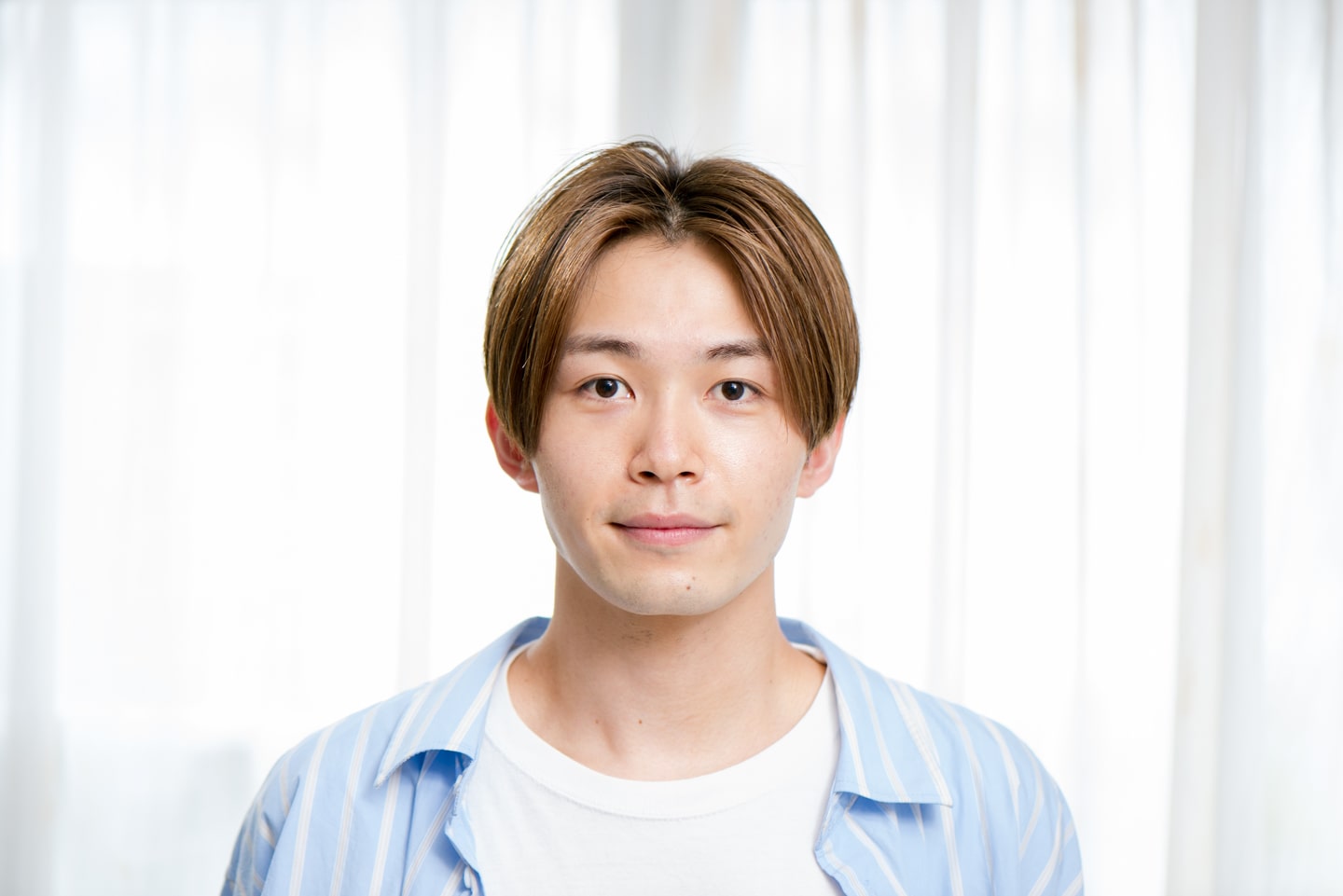 GARDEN aoyama スタイリスト・塩見 勇さん。最近は、サウナにハマっているそう。「先輩に誘われて行き始め、週1回は行くようになりました。休日は朝から夕方までいて、水を2L飲みます。寝つきも良くなり、翌日の肌がツルツルになります!」Instagramアカウント@shio.hair